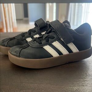 Adidas Black and White Classic Sneakers SIZE 12K, SMOKE FREE HOME